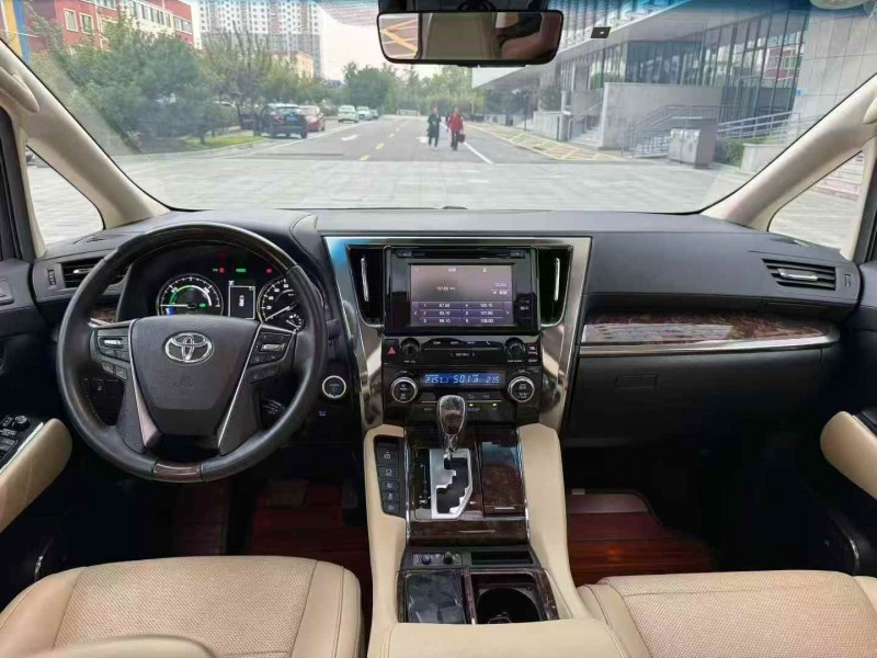 枣庄19年丰田埃尔法5