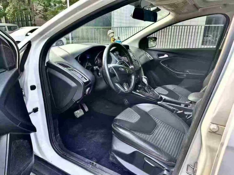 佛山16年福特福克斯6