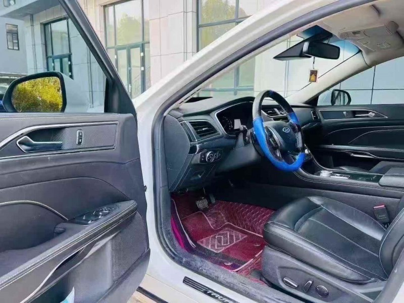 威海16年福特金牛座4