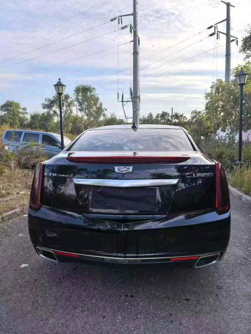 宜昌15年凯迪拉克XTS9