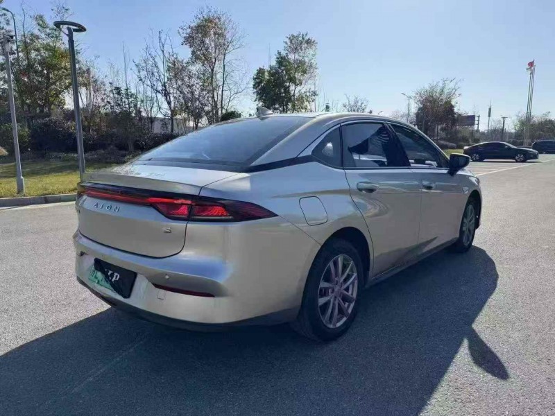 苏州24年传祺埃安S8