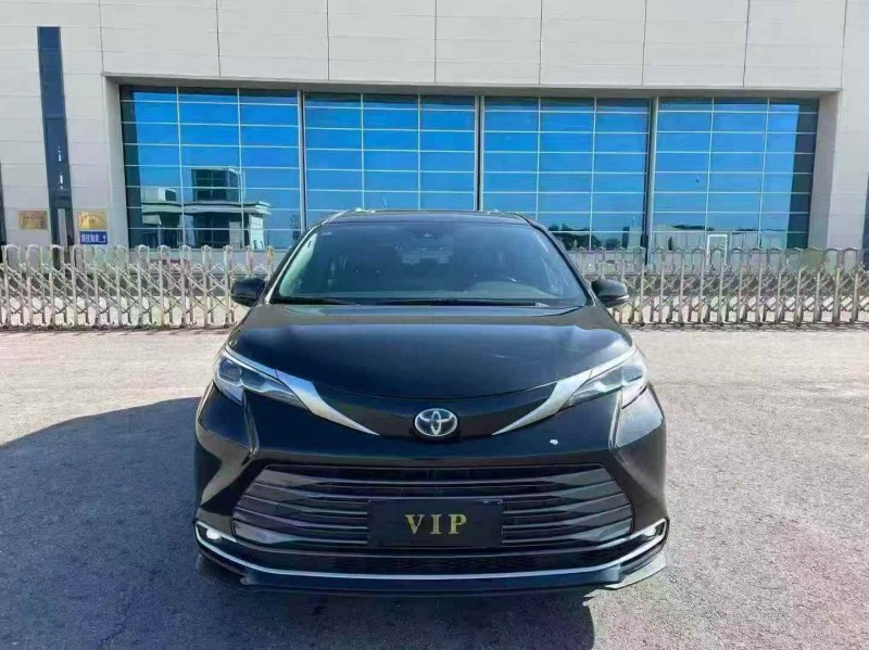 徐州23年丰田塞纳1