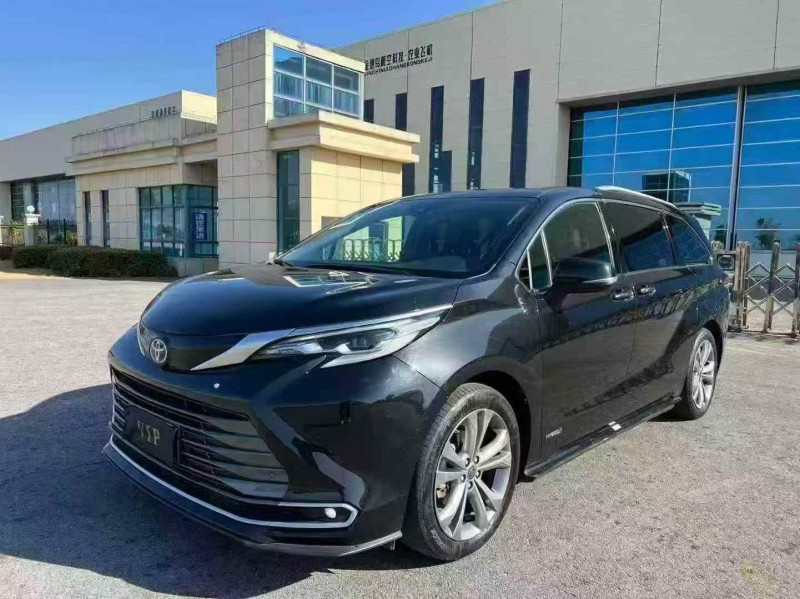 徐州23年丰田塞纳3