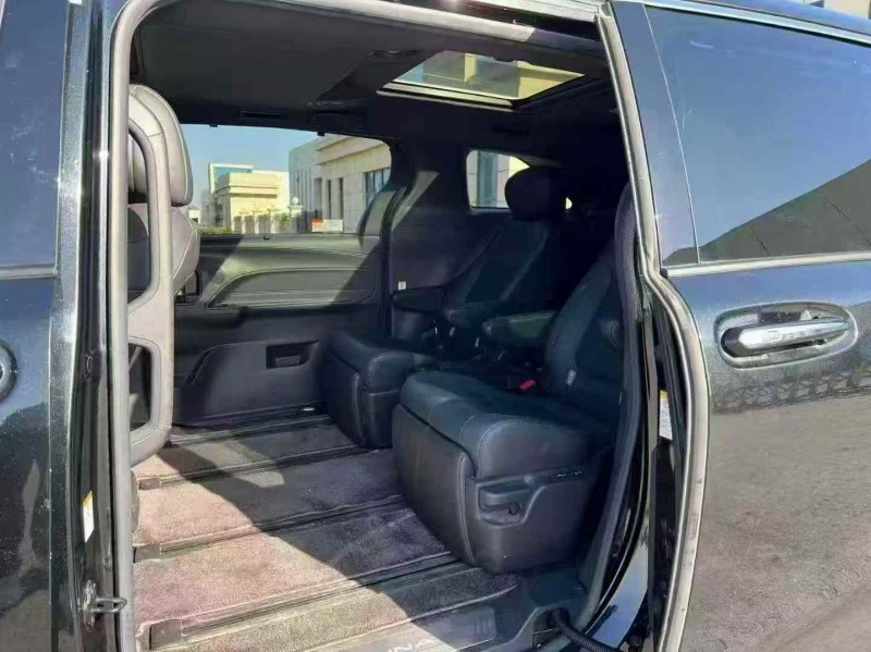 徐州23年丰田塞纳6