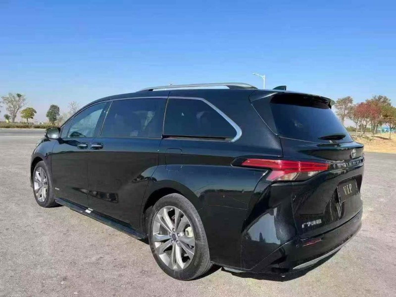 徐州23年丰田塞纳9