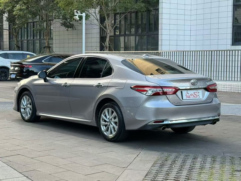 佛山23年丰田凯美瑞8