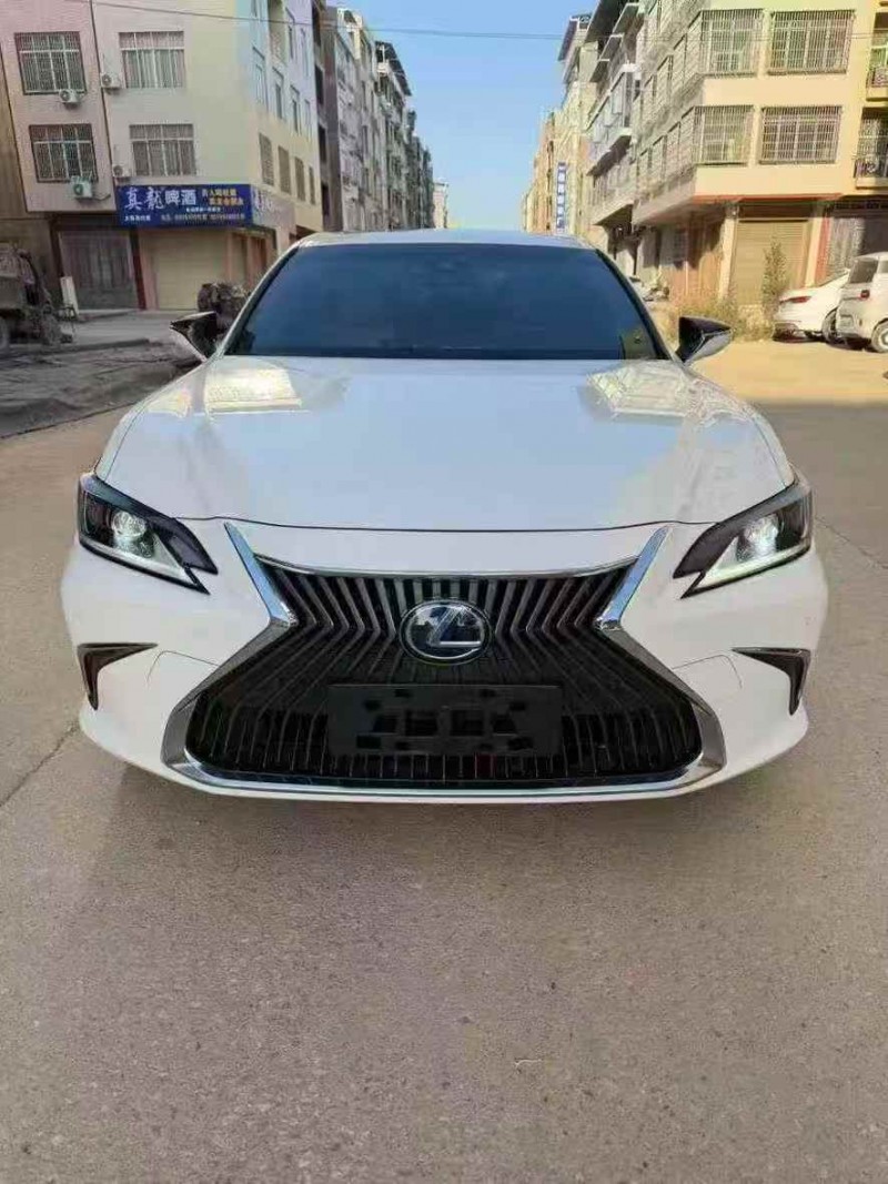 钦州20年雷克萨斯ES1