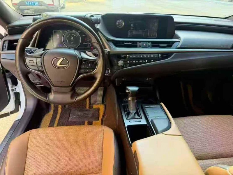 钦州20年雷克萨斯ES6