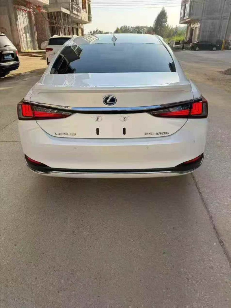 钦州20年雷克萨斯ES9