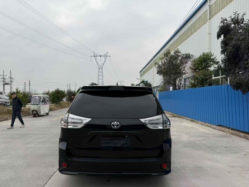 枣庄19年丰田塞纳9