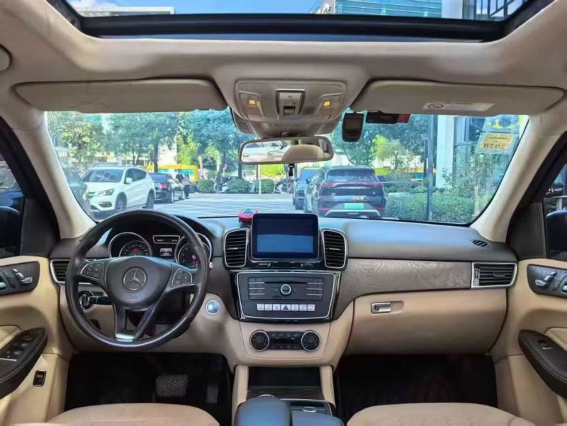 深圳16年奔驰GLE3