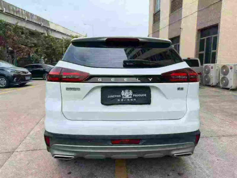东莞22年吉利博越9