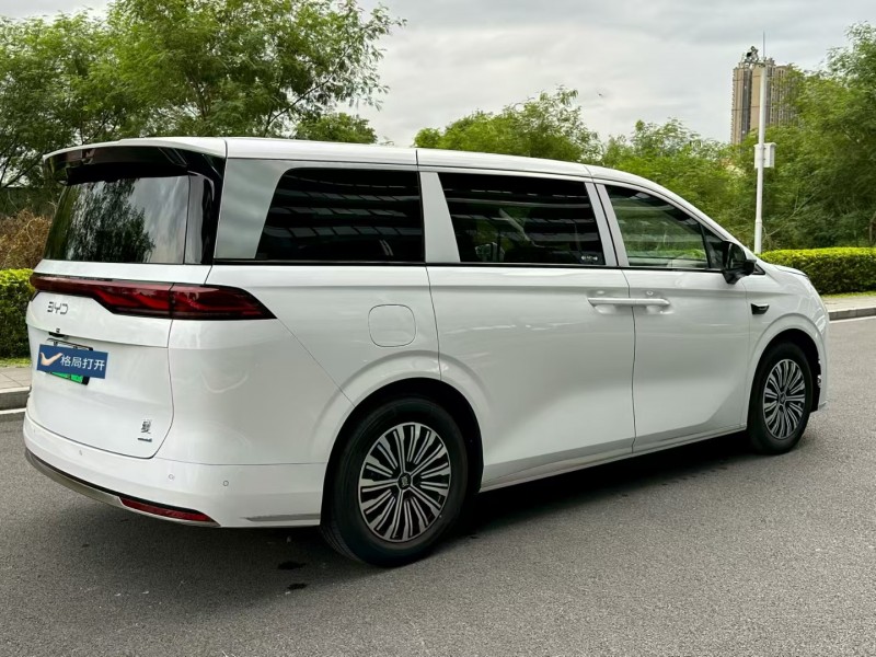 东莞25年比亚迪夏7