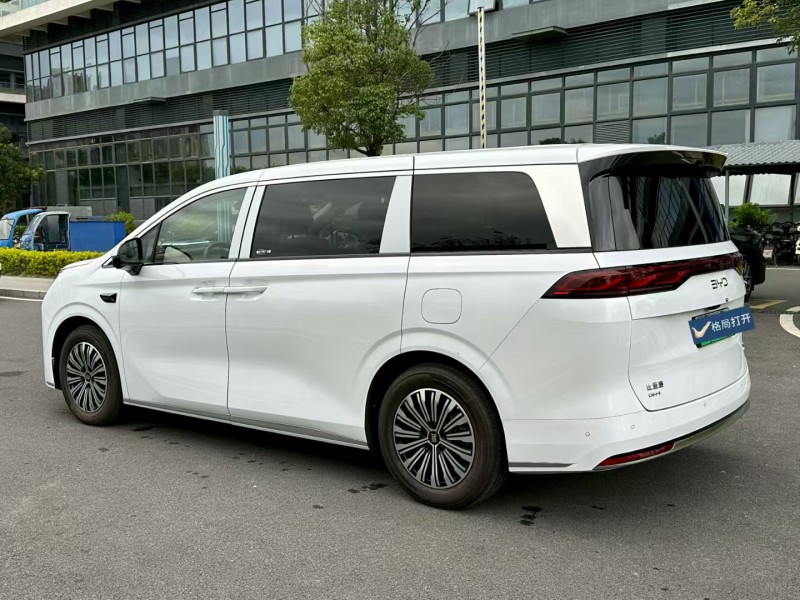 东莞25年比亚迪夏8