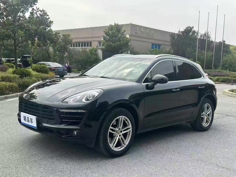 南宁16年保时捷Macan3