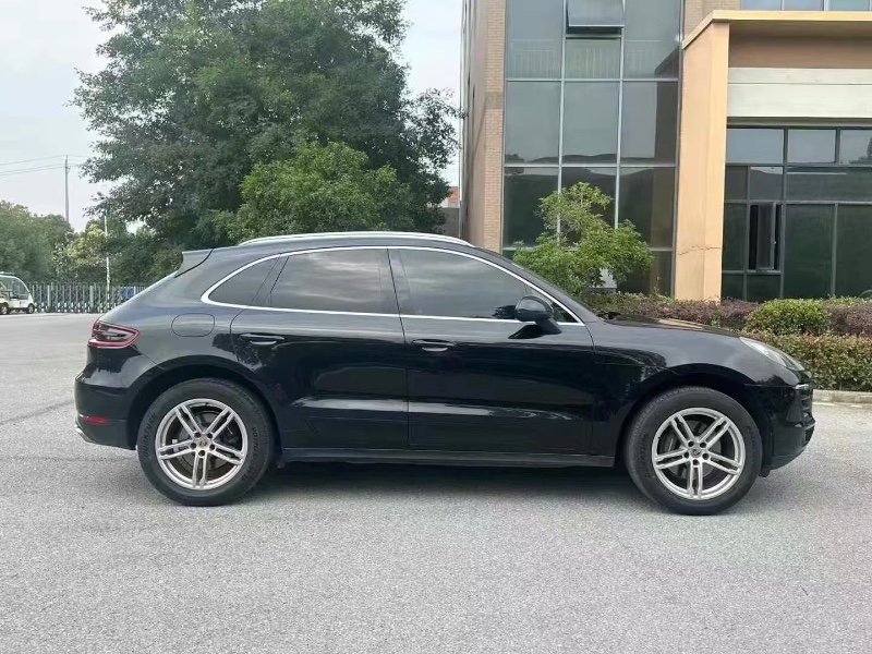 南宁16年保时捷Macan4