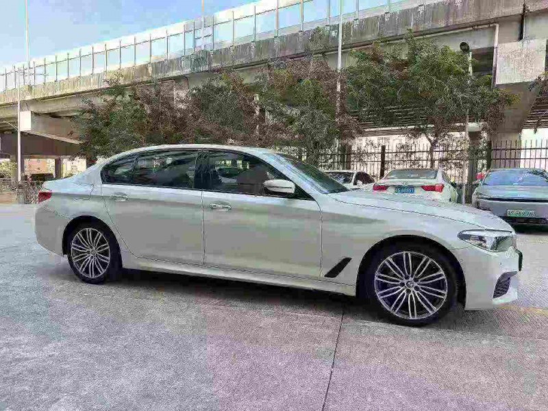 东莞19年宝马5系3