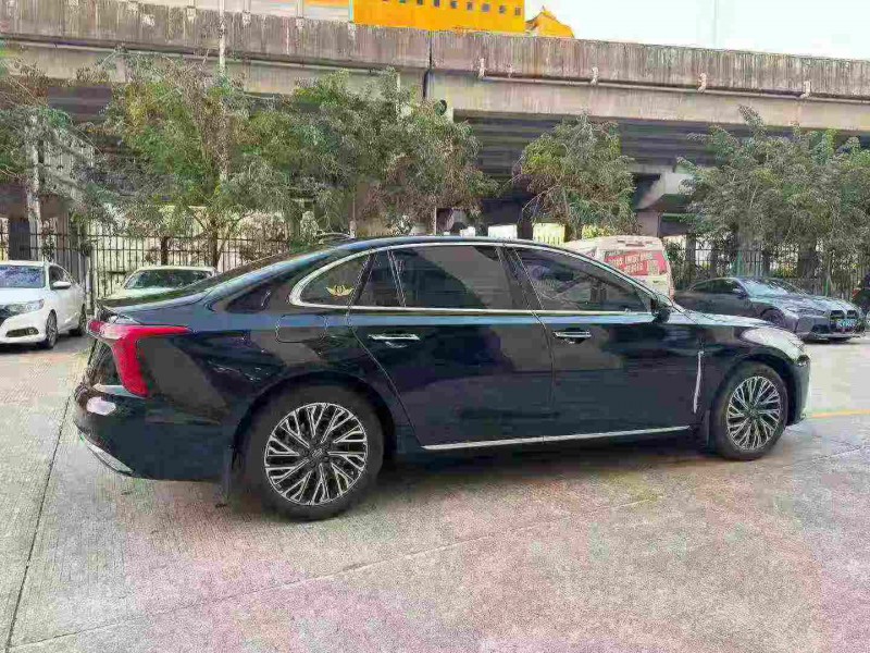 东莞25年红旗H57