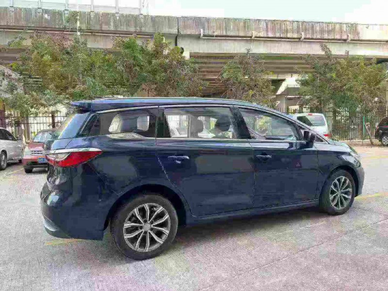 东莞20年比亚迪宋MAX7