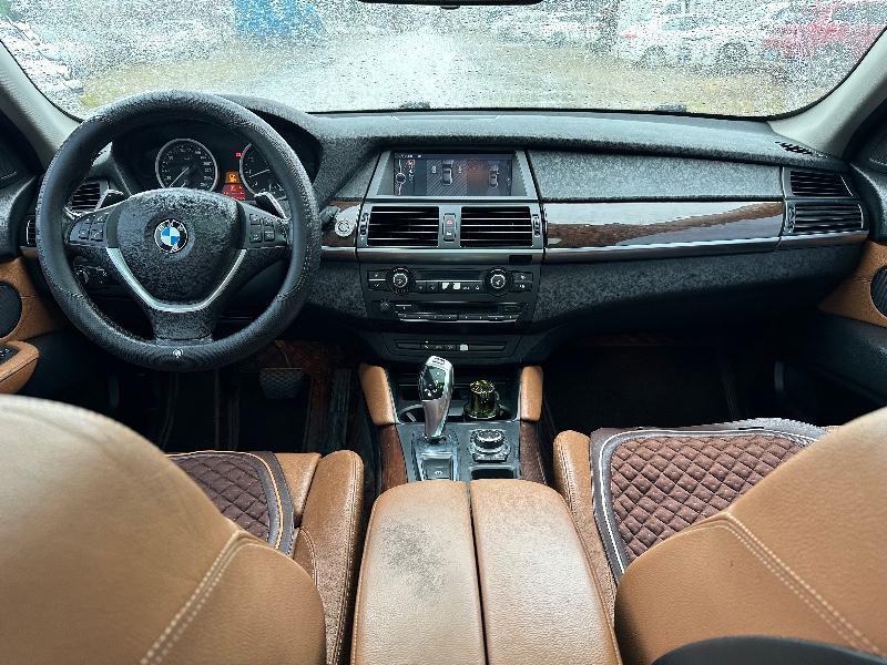 中山12年宝马X611