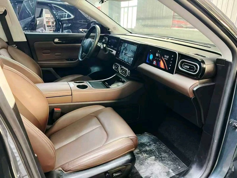 潍坊24年零跑汽车C118