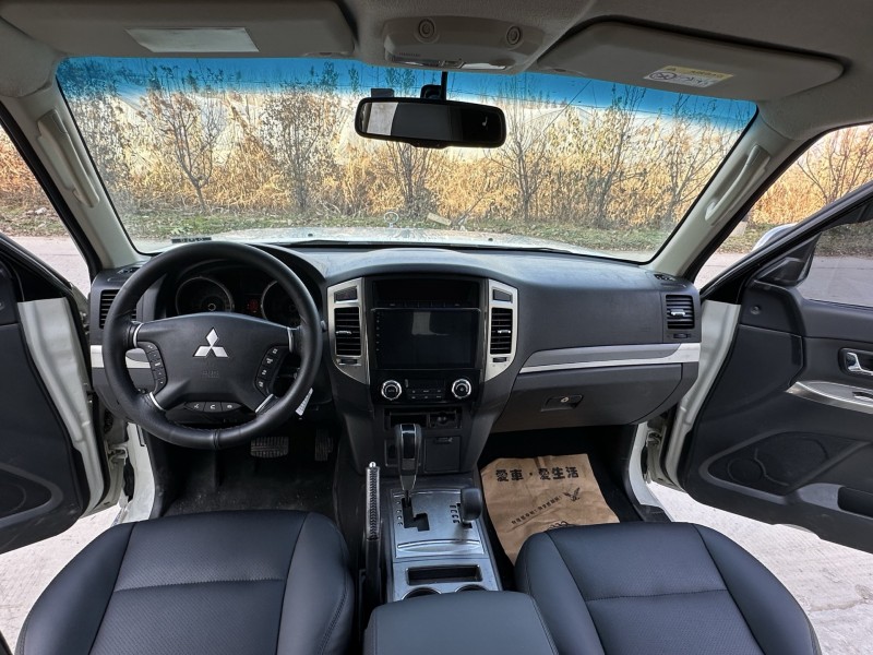 徐州20年三菱帕杰罗8