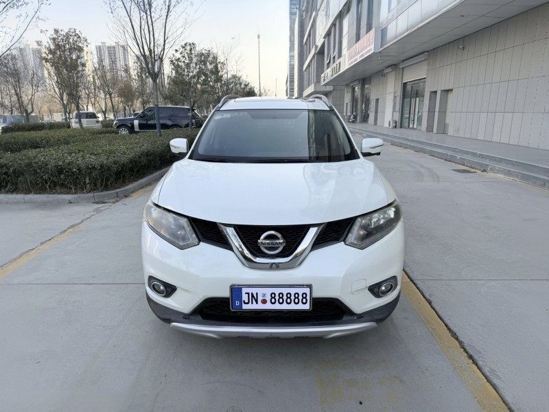 济宁15年日产奇骏1