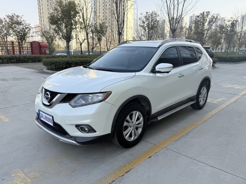 济宁15年日产奇骏3