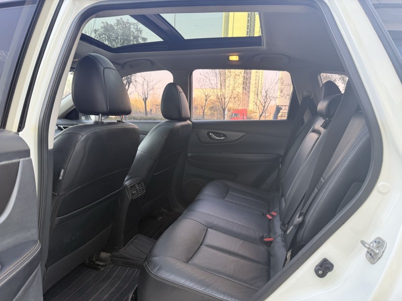 济宁15年日产奇骏5