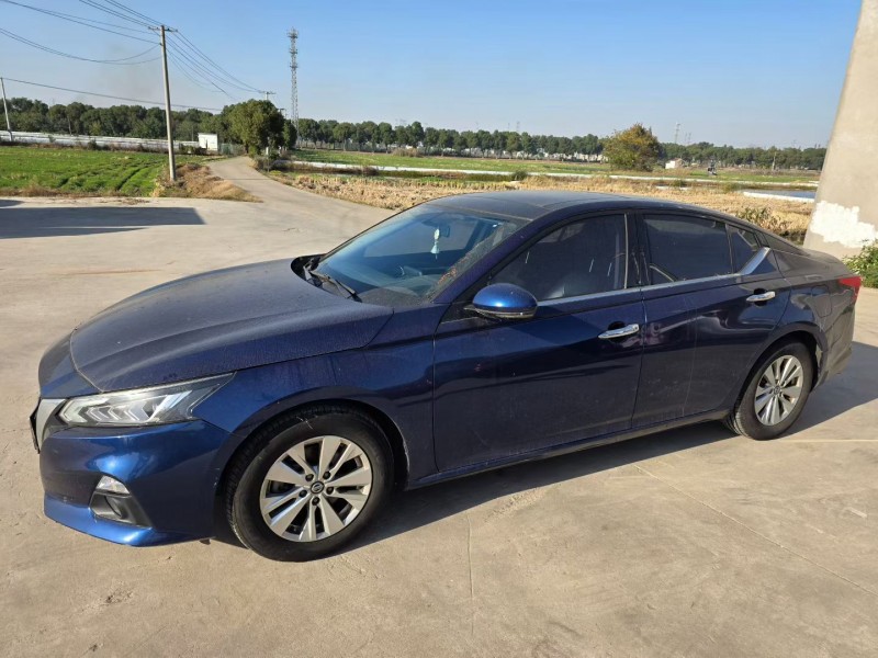 常州20年日产天籁2