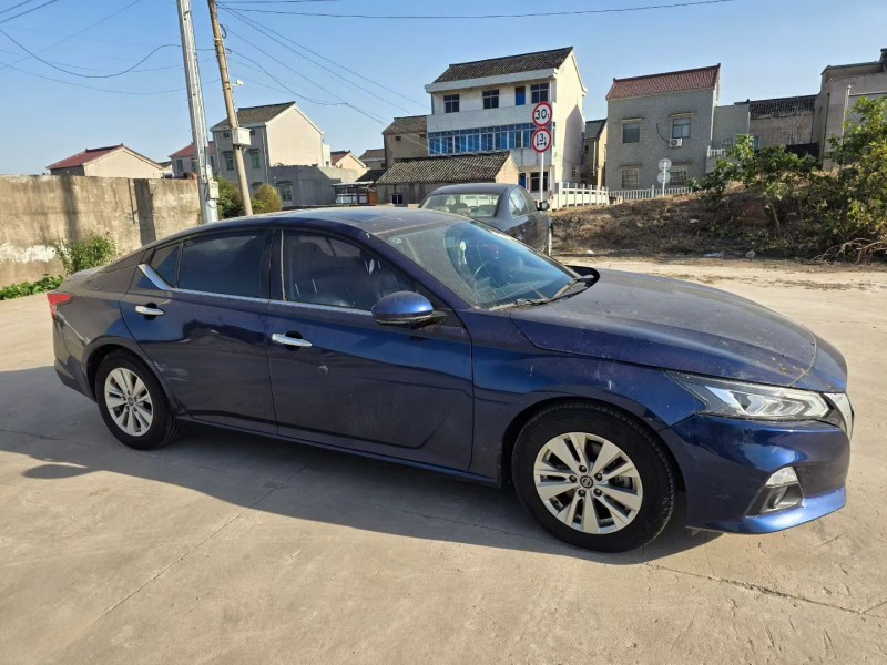 常州20年日产天籁3