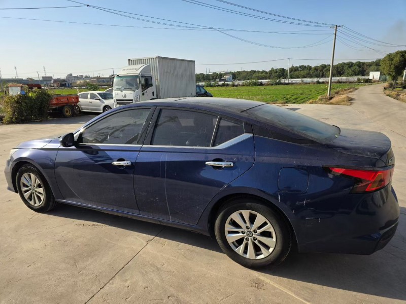 常州20年日产天籁8