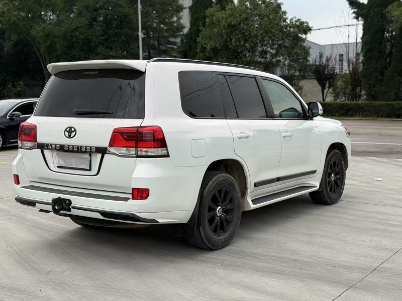 徐州18年丰田兰德酷路泽6