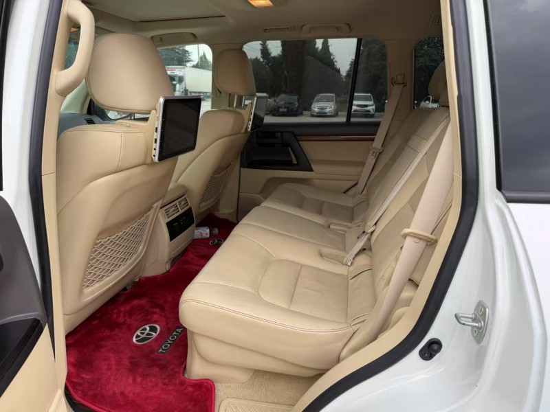 徐州18年丰田兰德酷路泽8