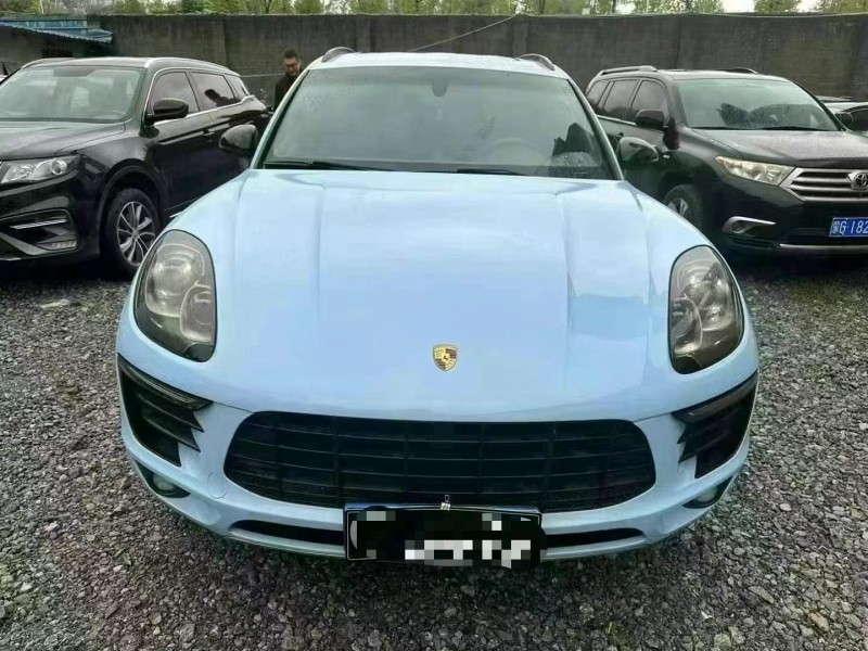 重庆15年保时捷Macan1