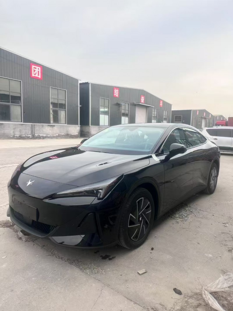 菏泽25年极狐汽车阿尔法3