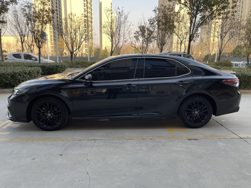 济宁23年丰田凯美瑞8