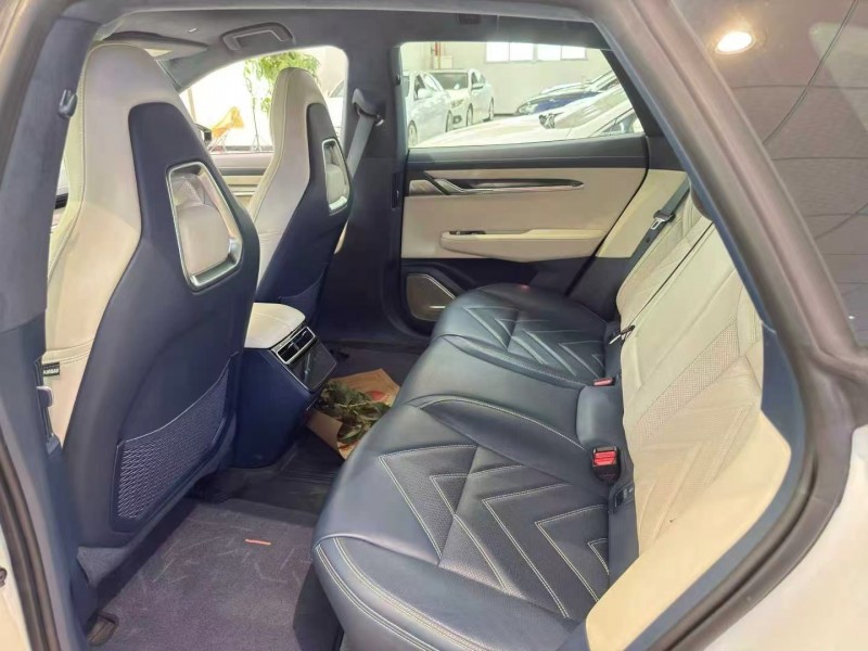 重庆23年极氪汽车0017