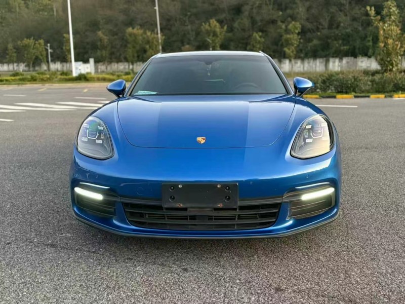 重庆19年保时捷帕拉梅拉1