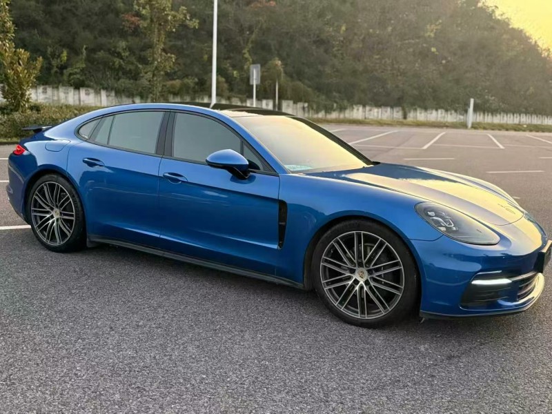 重庆19年保时捷帕拉梅拉2