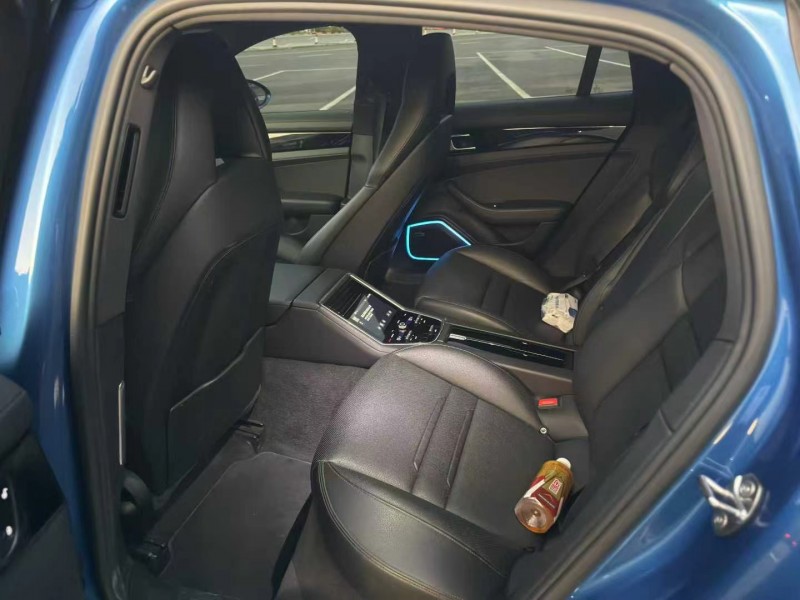 重庆19年保时捷帕拉梅拉4