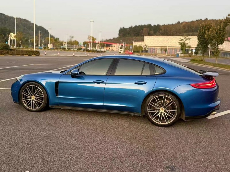 重庆19年保时捷帕拉梅拉7