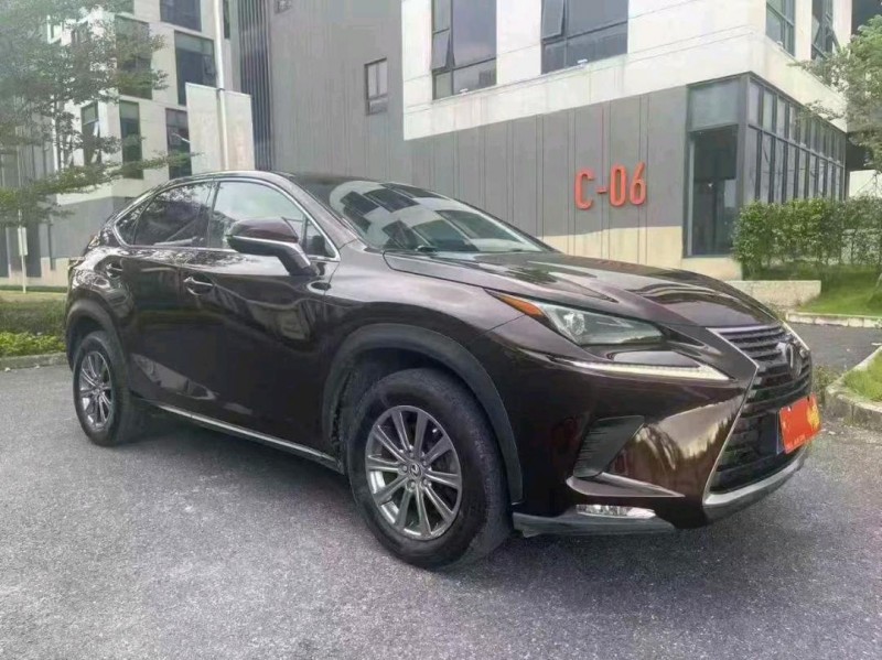 广州18年雷克萨斯NX2