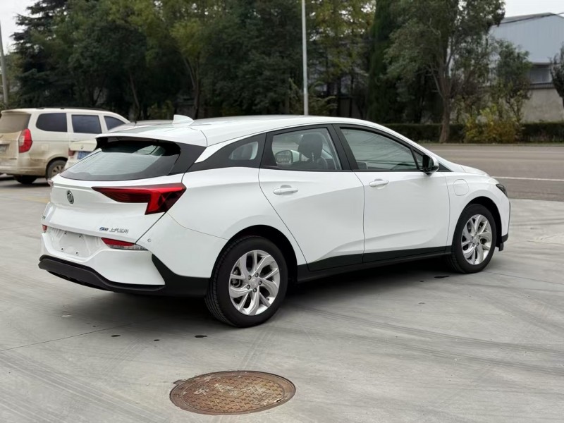 徐州25年别克微蓝6