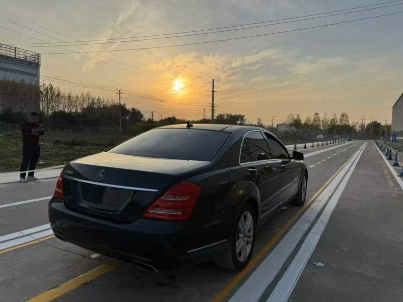 菏泽12年奔驰S8