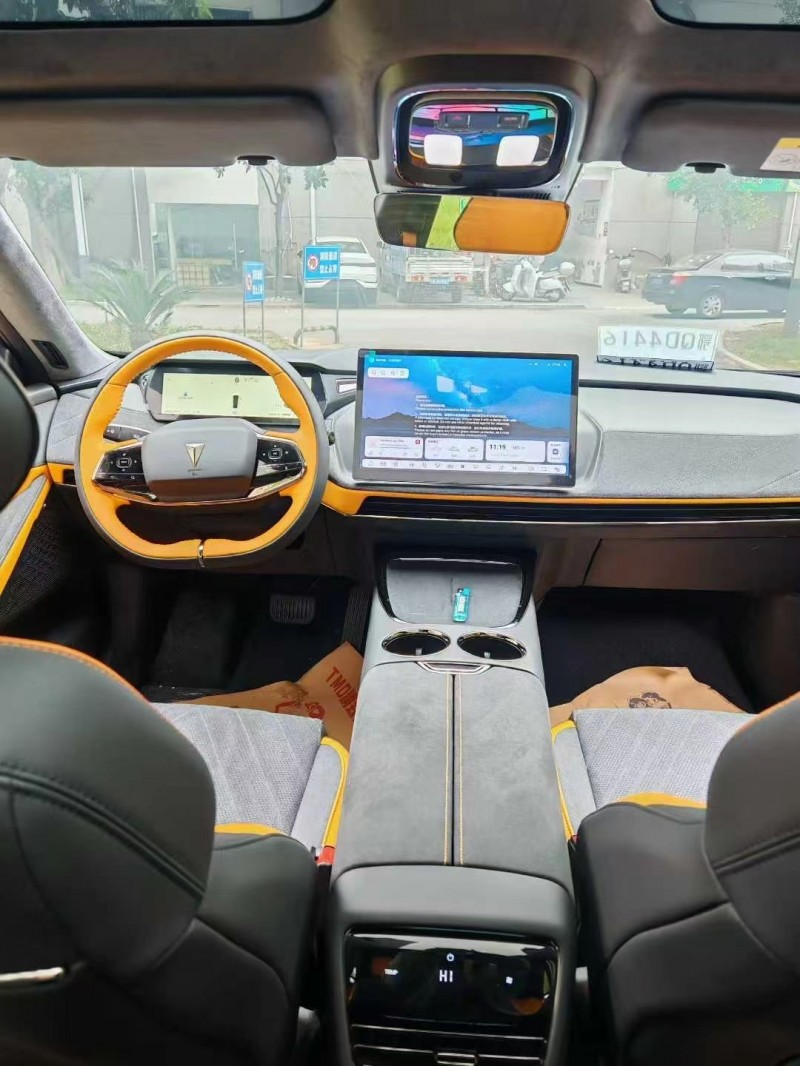 重庆25年长安汽车深蓝5