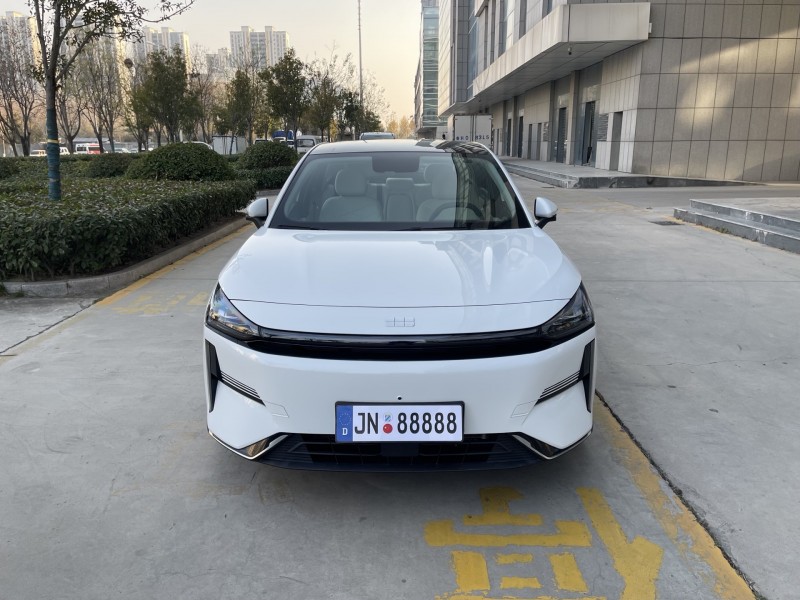 济宁24年吉利银河1