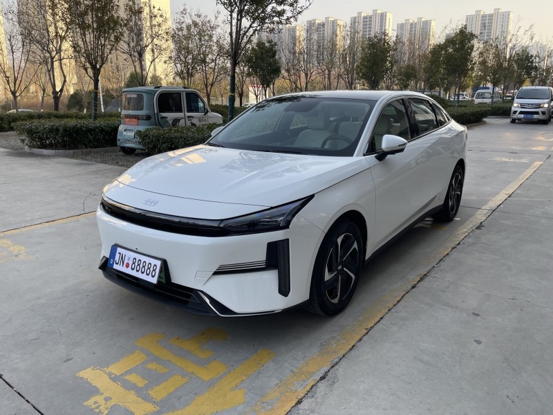 济宁24年吉利银河3