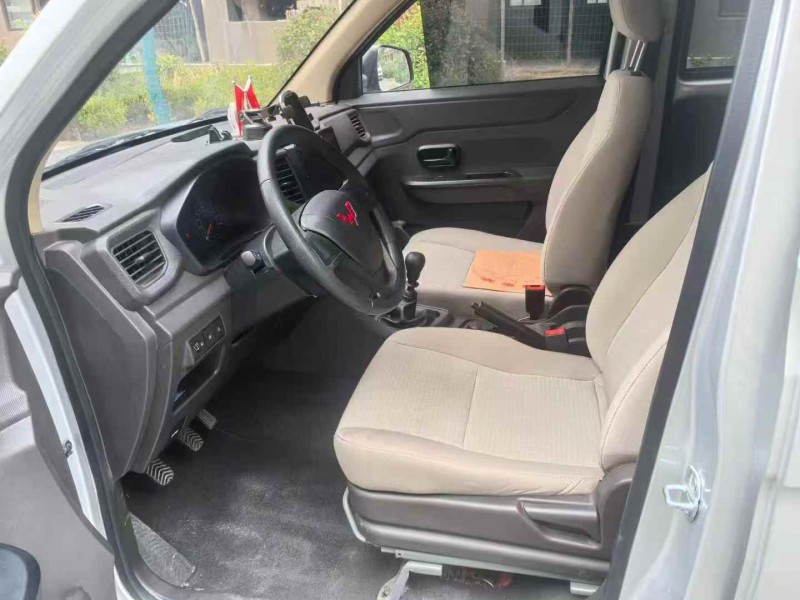 徐州23年五菱汽车荣光8