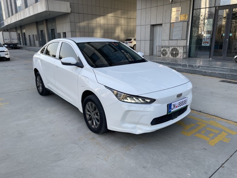 济宁24年吉利几何3